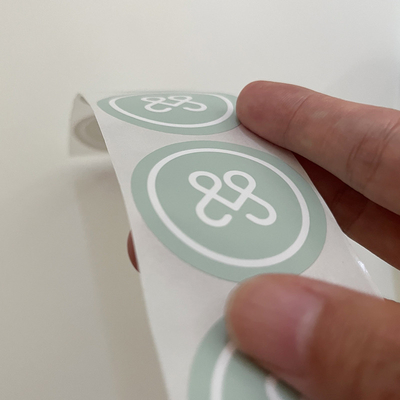 Niestandardowa wodoodporna naklejka z etykietą PVC Die Cut Vinyl Printing Adhesive
